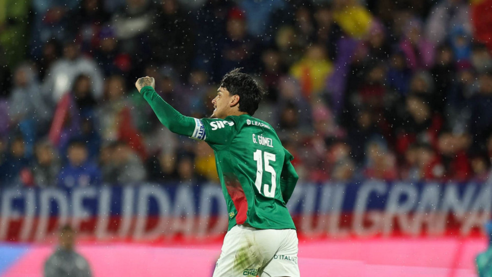 Gómez brilha no Paraguai, Palmeiras vence Cerro na Libertadores