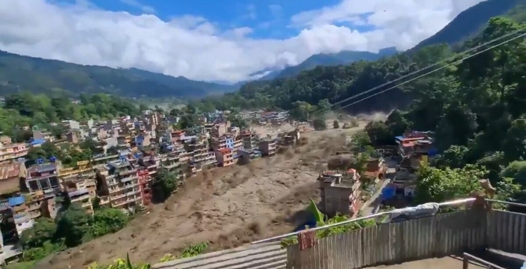 Vídeo: Enchentes no Himalaia deixam 362 mortos e mais de 1,3 mil desaparecidos