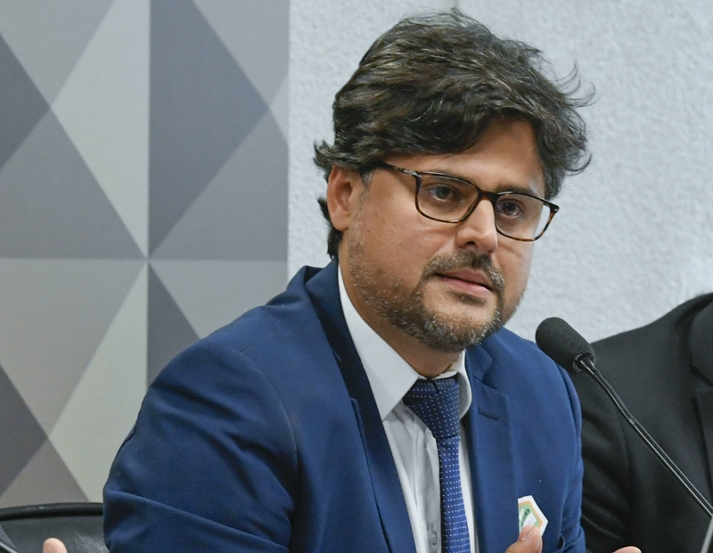 Caiado troca marqueteiro no segundo dia de campanha presidencial