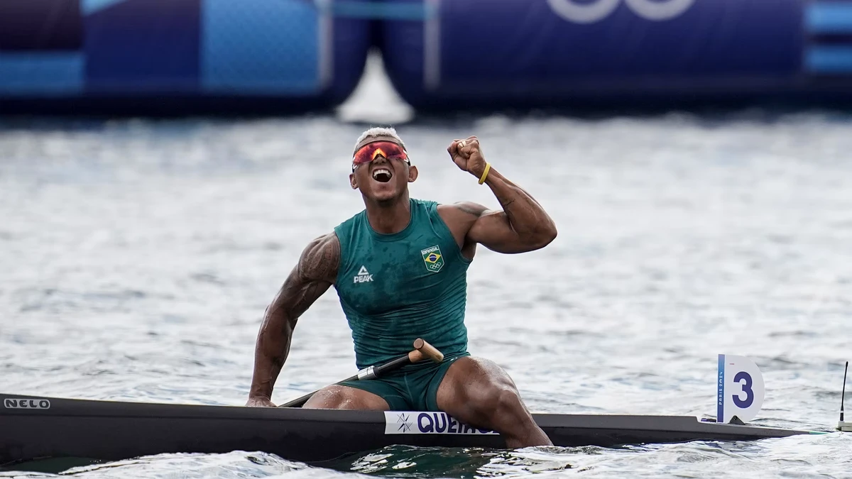 Isaquias Queiroz  conquista ouro no Mundial de Canoagem