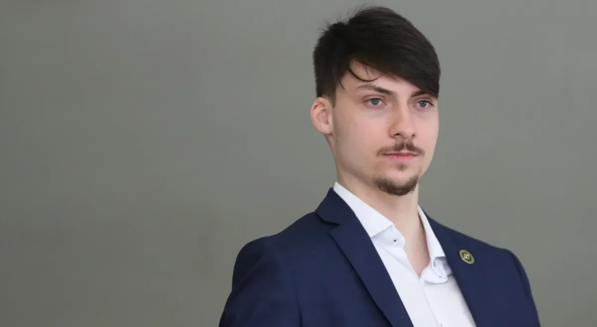 Jair Renan não informa orientação sexual em novo registro de candidatura ao TSE