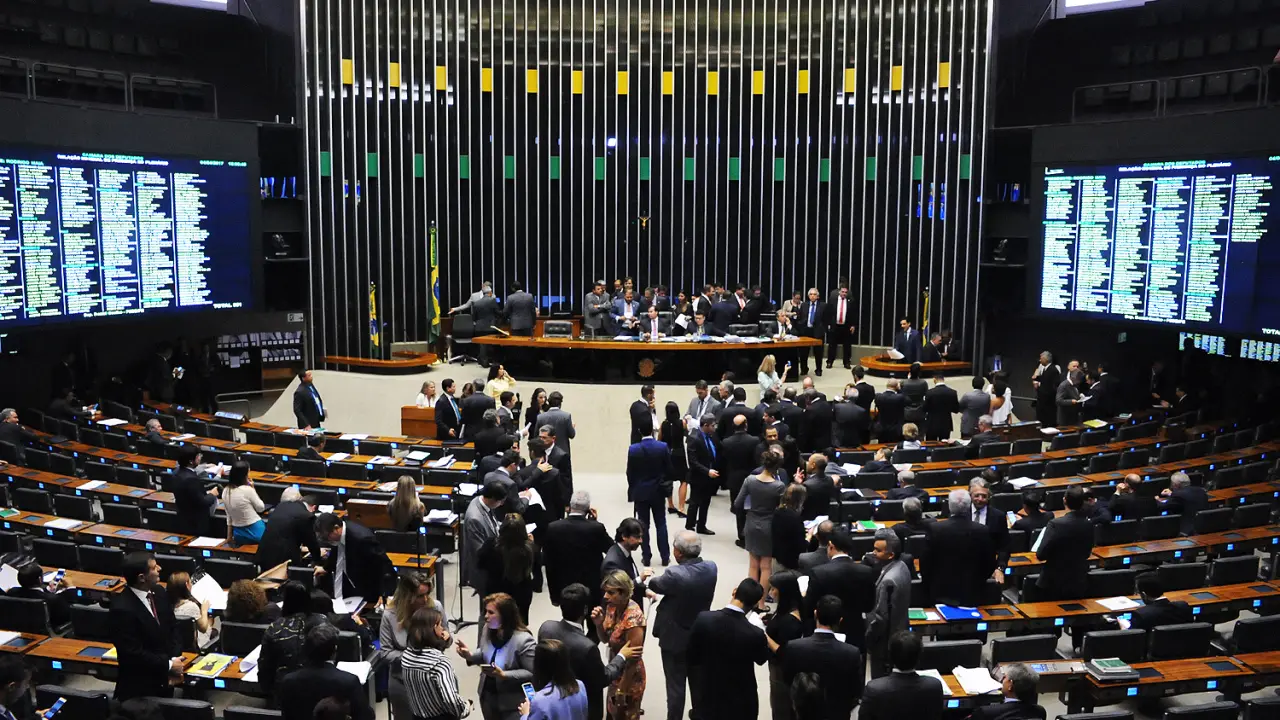 Partidos pagam R$ 341 milhões em multas por irregularidades