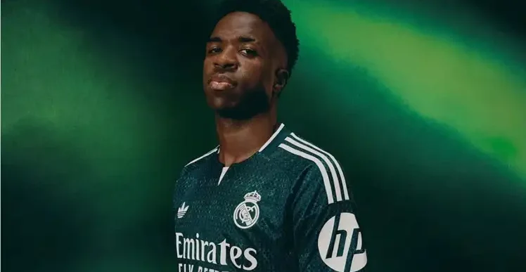 Vinícius Júnior discute renovação com o Real Madrid e pede aumento salarial