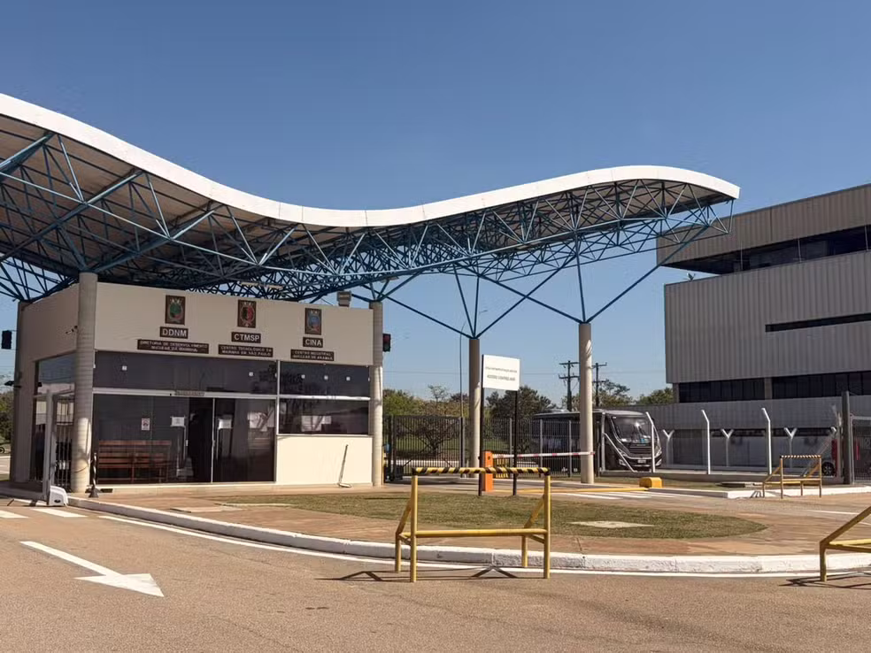 Lula promete recursos para submarino nuclear e fala em soberania