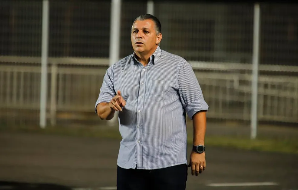 Técnico Zé Humberto morre aos 64 anos após passar mal durante atividade em MG