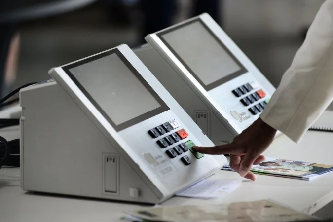 Homens brancos avançam entre jovens candidatos em 2026