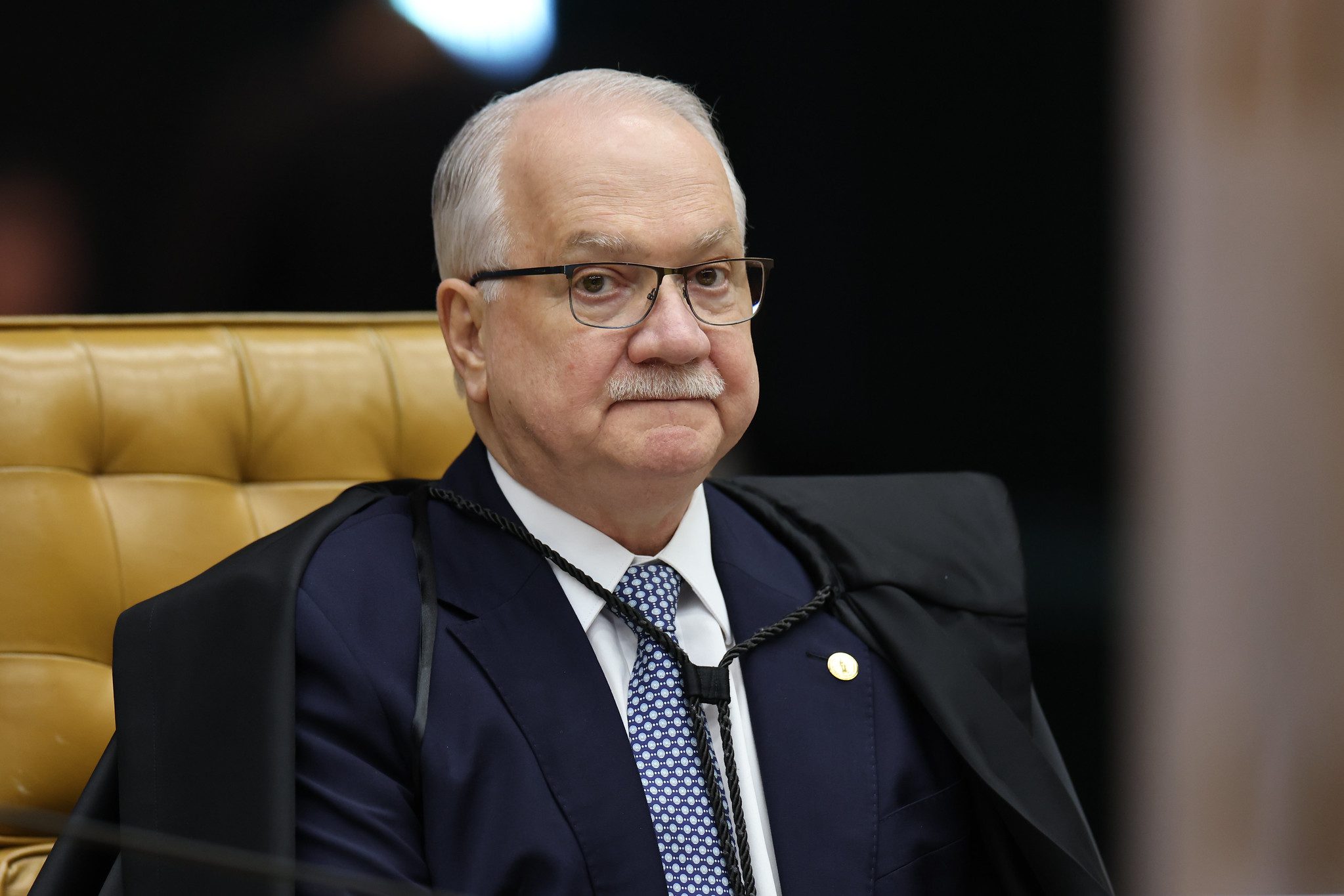 Fachin avalia assumir casos Master e INSS para tentar conter crise no STF