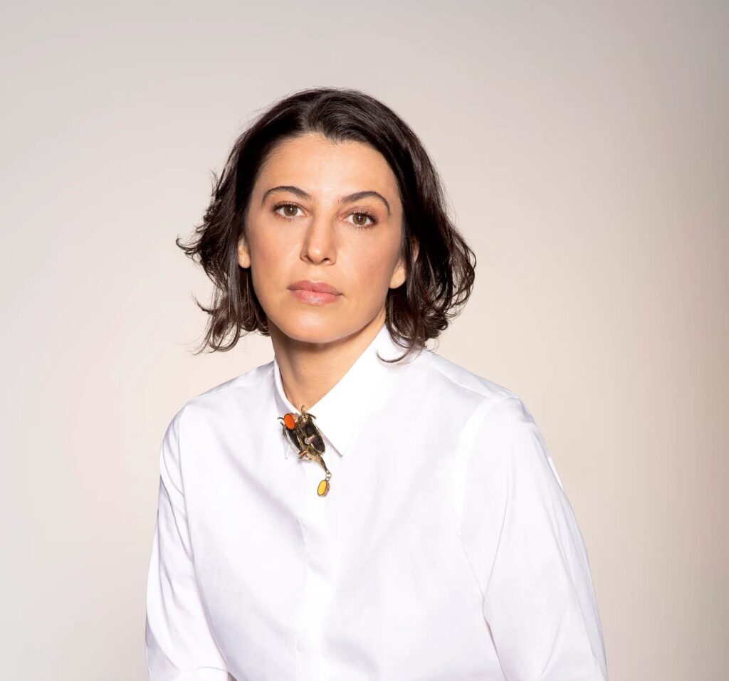 Giovana Madalosso expõe as fraturas do Brasil em romance aclamado