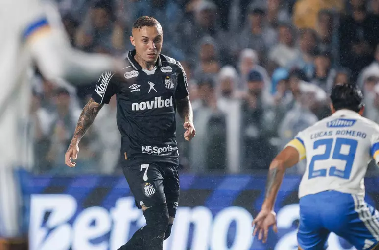 Santos vence Cruzeiro e se afasta da zona de rebaixamento