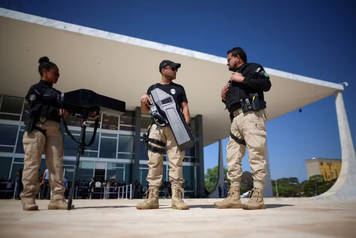 Vídeo: Polícia Judicial neutraliza drone com equipamento antidrone durante sessão no STF