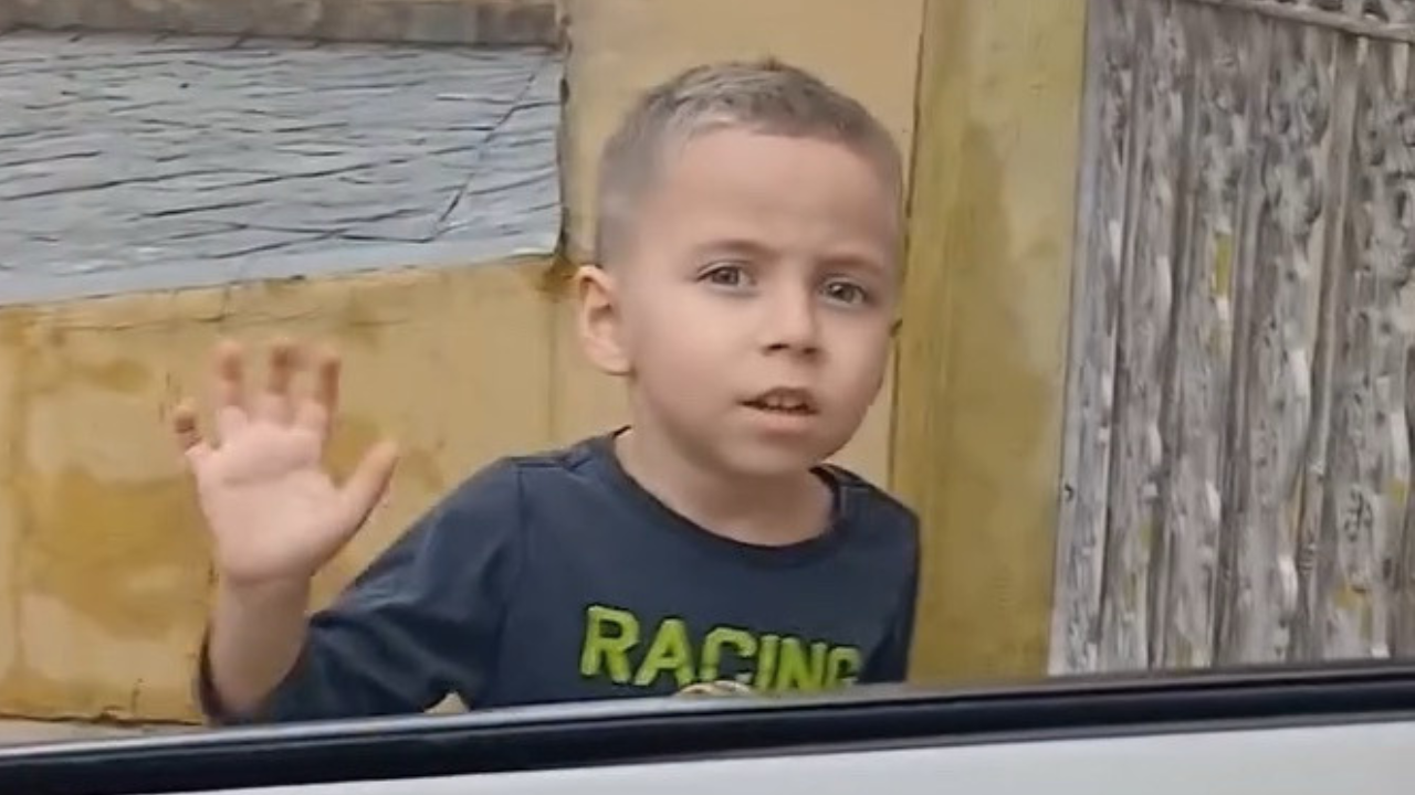 Menino de 4 anos se despede do pai motorista e vídeo emociona: "Te amo demais"