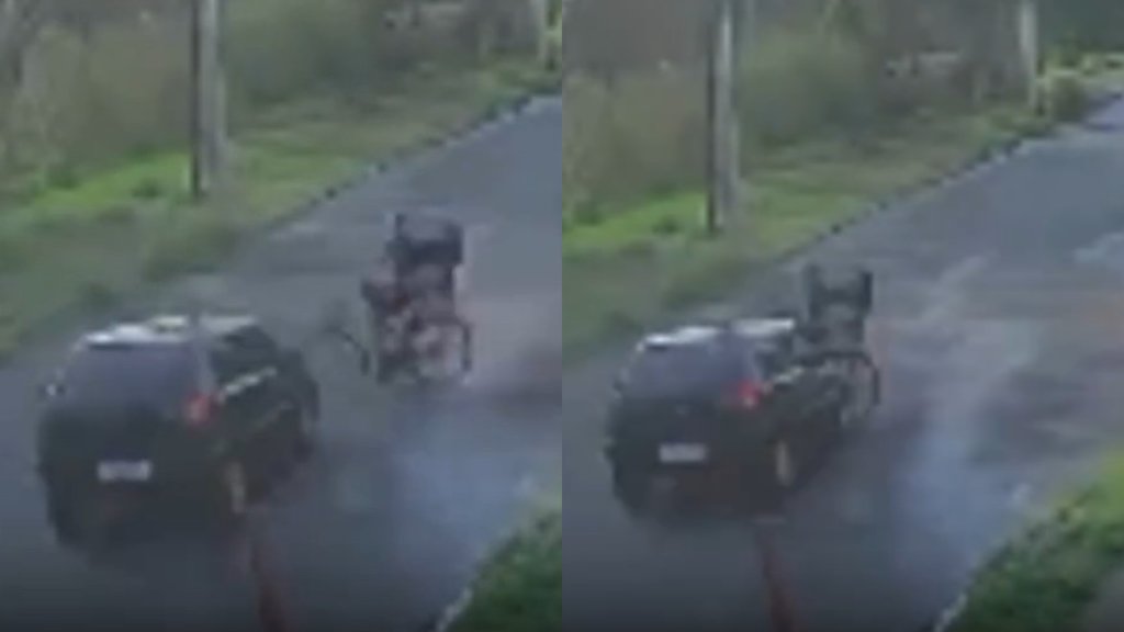Câmera flagra carro que atinge bicicleta com três crianças. Veja vídeo