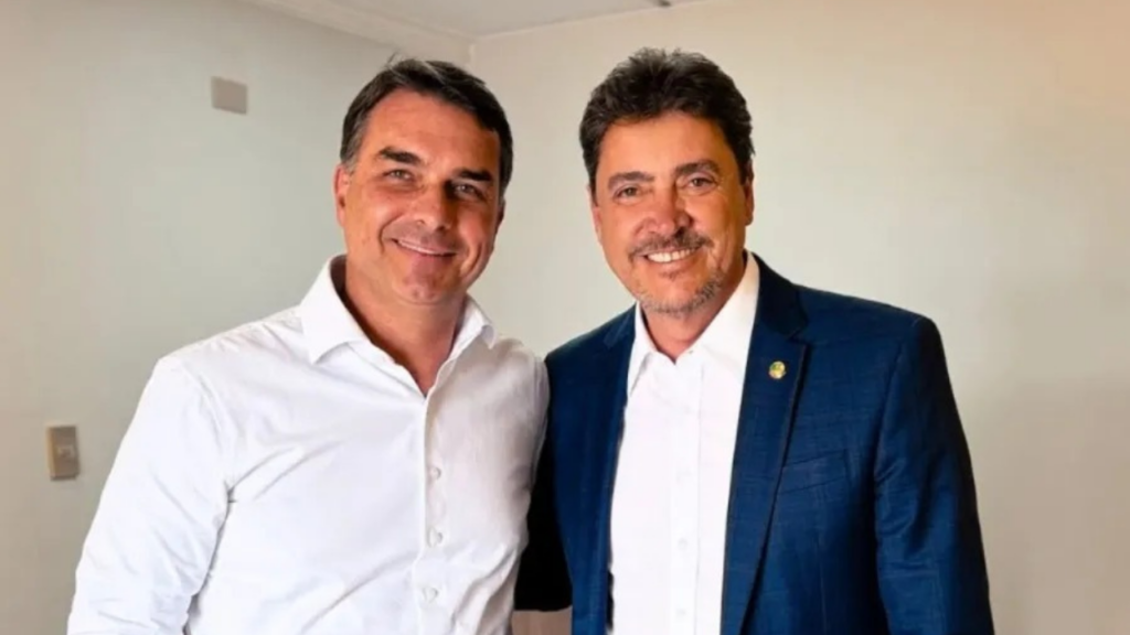 Flávio Bolsonaro e Wilder Morais fazem carreata em Goiânia neste domingo (27/09)
