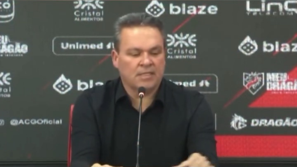 Vídeo: Adson Batista diz que não gosta de petista e critica fim de patrocínios de bets
