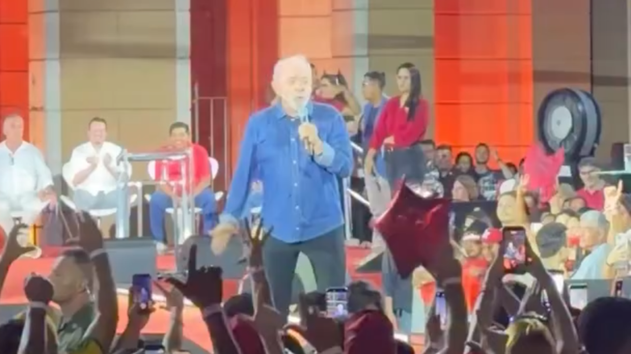 Lula diz em comício que "ninguém vai avacalhar com Nossa Senhora Aparecida"; veja vídeo