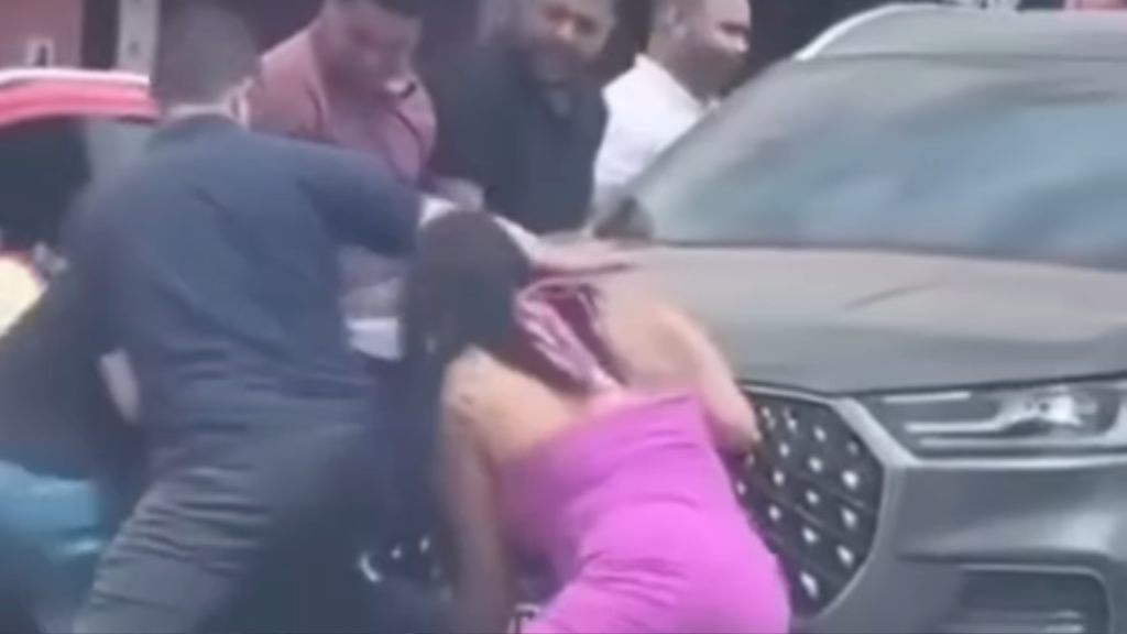 Mulher tem braço preso sob veículo após colisão na Avenida Independência; veja vídeo