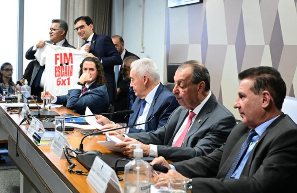 CCJ do Senado aprova PEC que acaba com escala 6×1
