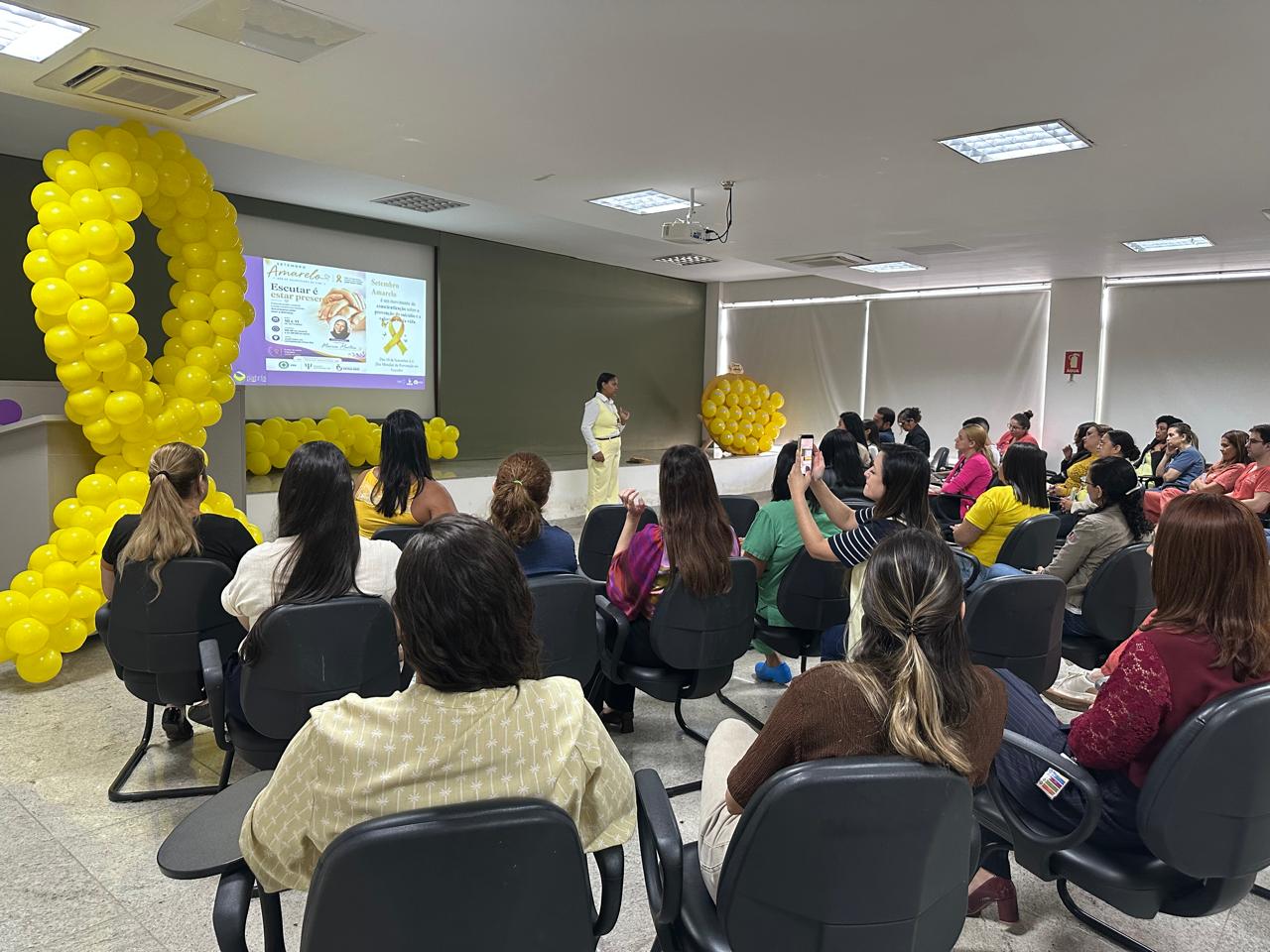 Setembro Amarelo reforça que escutar é estar presente no HMDI