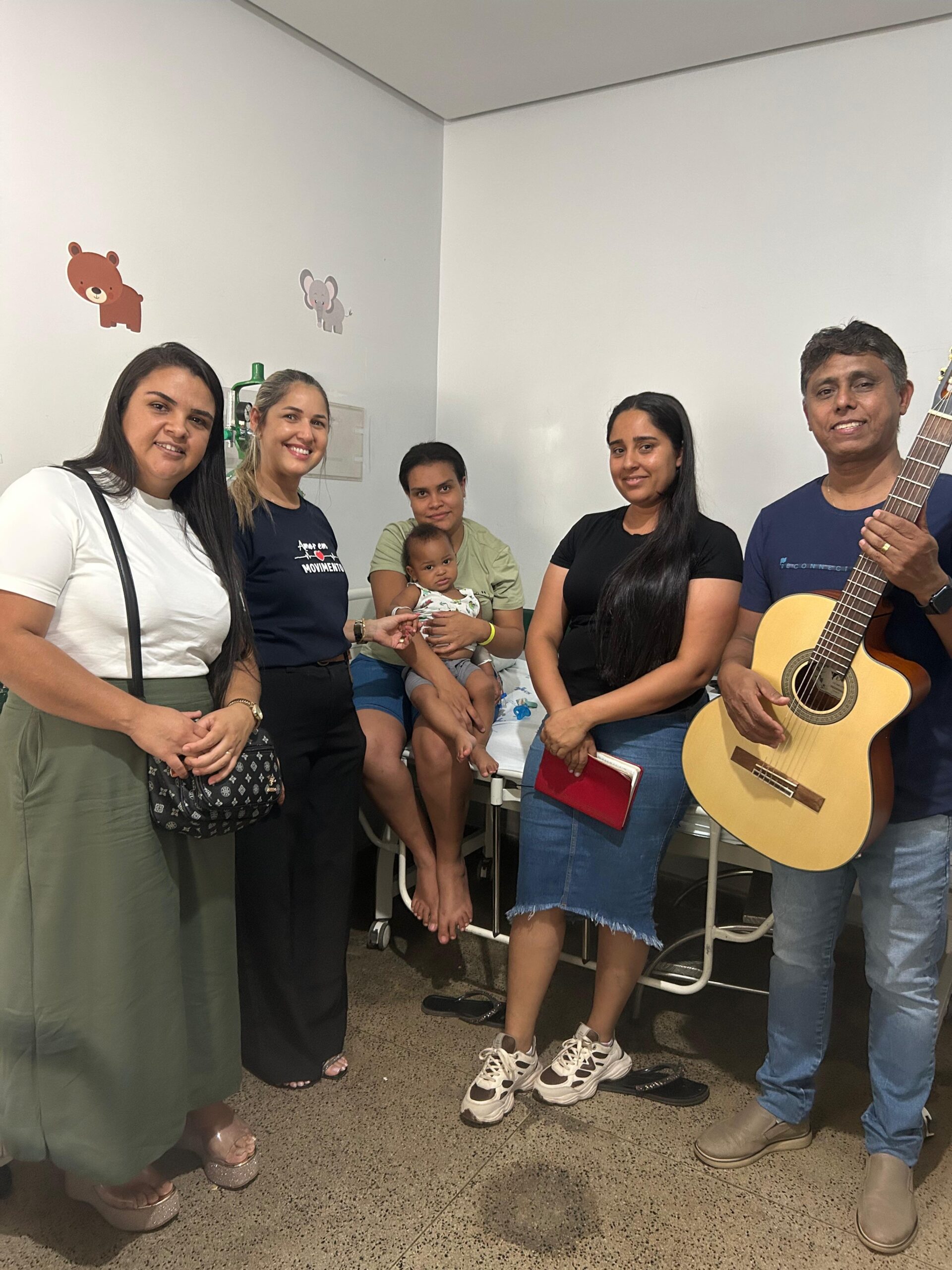 HEJA leva música, oração e acolhimento a pacientes em ação de capelania