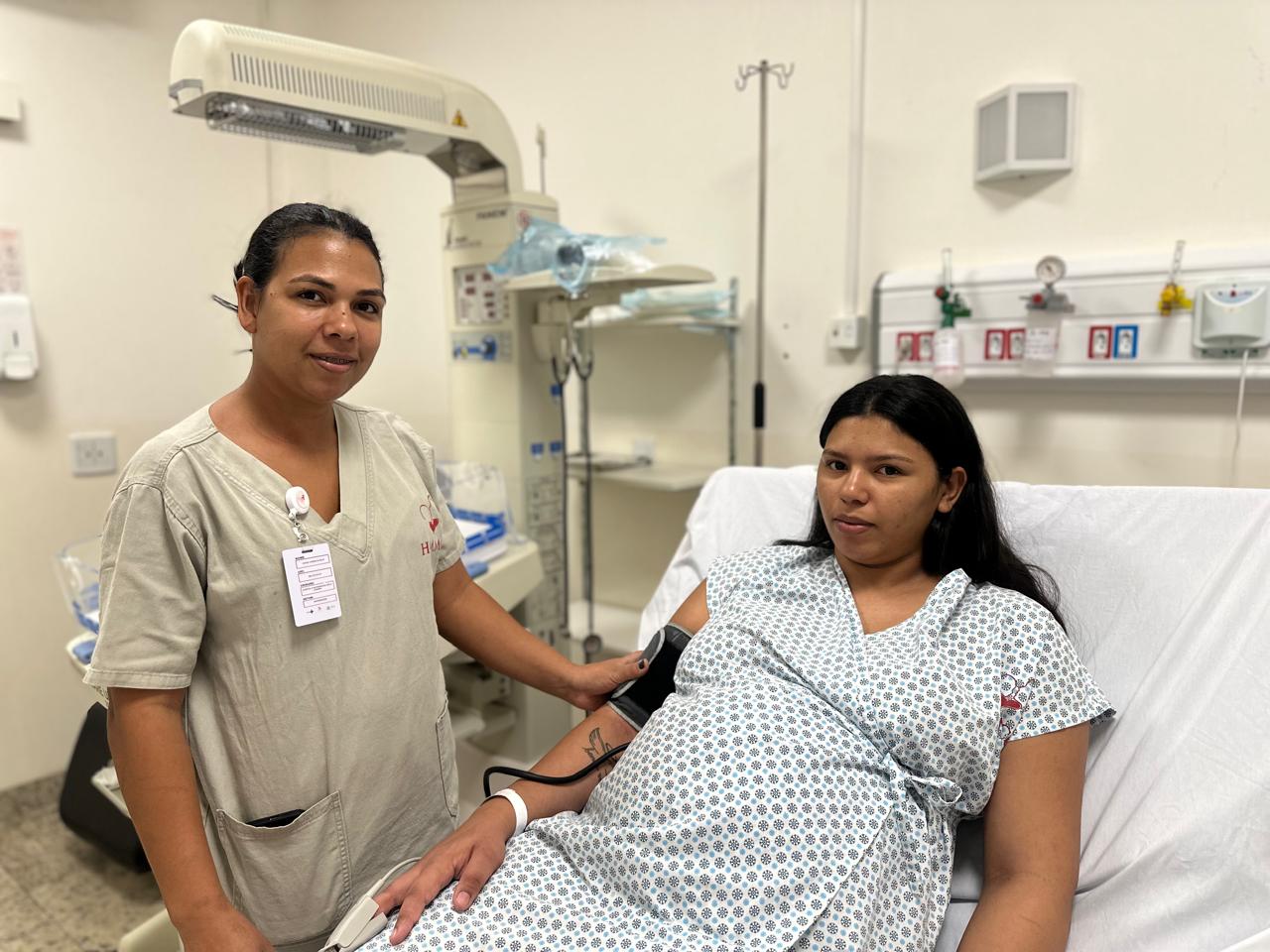 Enfermagem acompanha de perto a rotina de mães e bebês no HMMCC