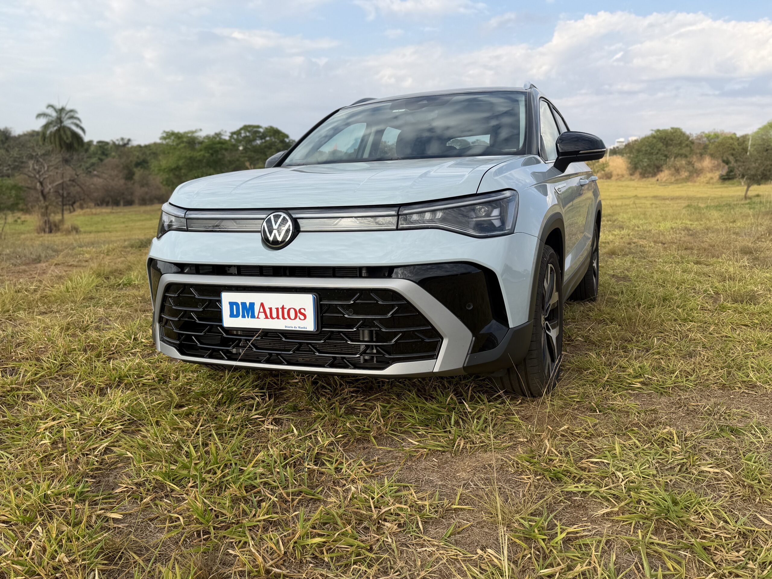 Teste: De visual novo e mais refinado, VW Taos 2026 só fica devendo na eletrificação