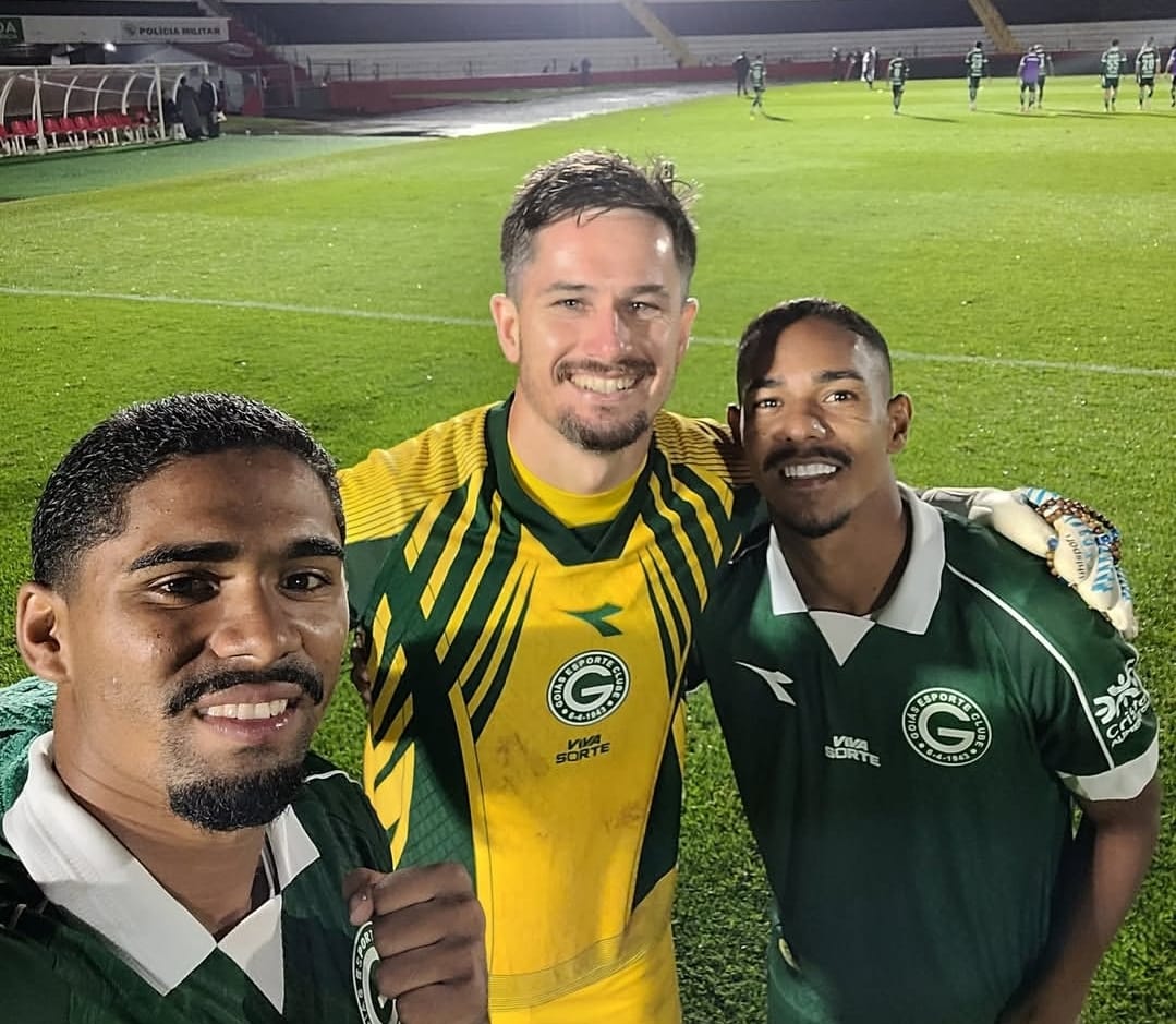 Tadeu se redime com gol, Goiás vira sobre Botafogo-SP e ganha fôlego na Série B