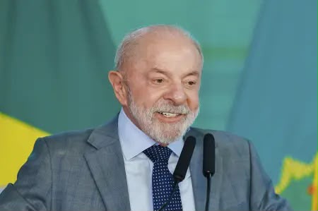 Lula anuncia reajuste de 15% no Bolsa Família a 17 dias do primeiro turno