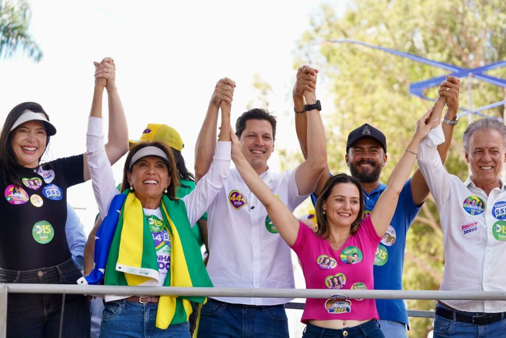 Daniel Vilela reúne 12 prefeitos em giro pelo Nordeste Goiano
