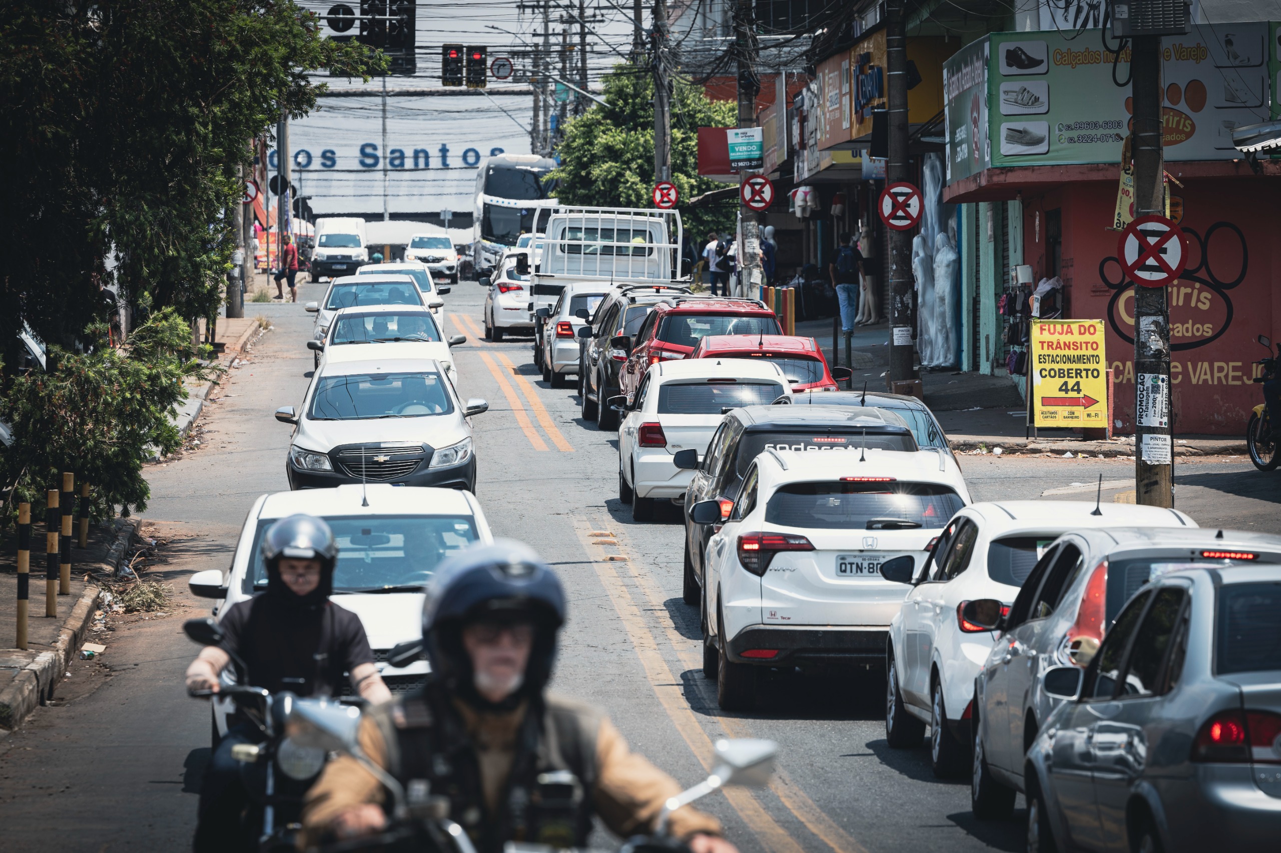 Comércio automotivo em Goiás cresce 15,1% e avança quase cinco vezes acima da média nacional