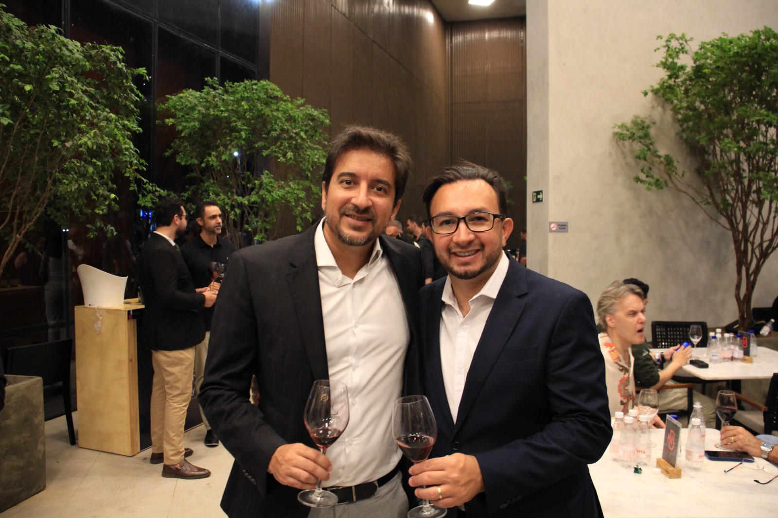 Decanter Wine Day reúne convidados e especialistas em noite de vinhos em Goiânia