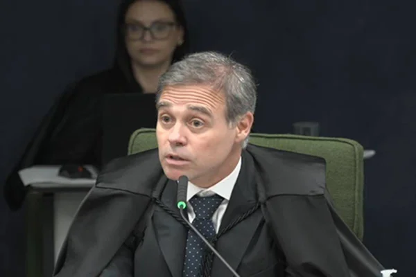Mendonça diz ter sido espionado ilegalmente pela PF e cita ‘arapongagem’