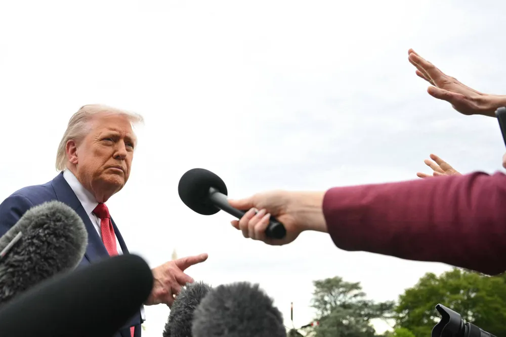 Trump é alvo de monitoramento por ataques a jornalistas mulheres