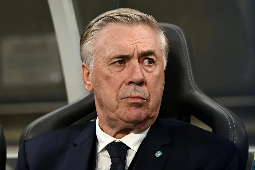 Após empate com a Austrália, torcida pede Filipe Luís no lugar de Ancelotti na Seleção