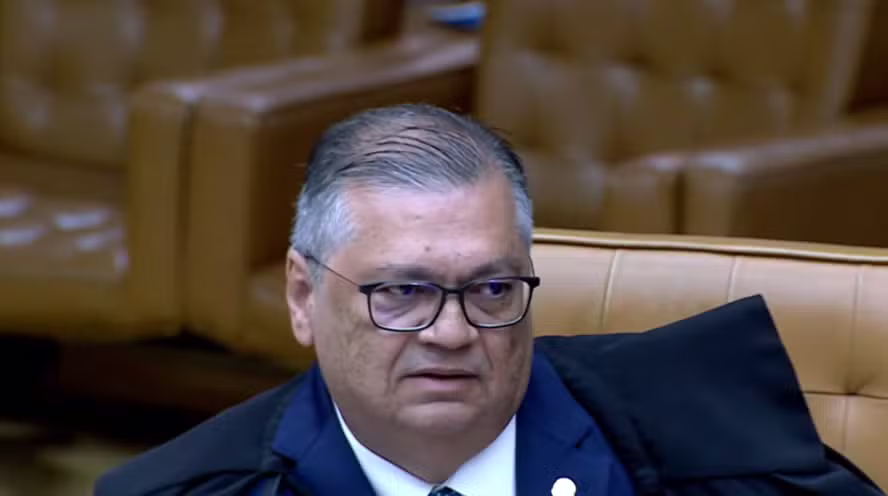 Dino pode adiar julgamento de Moraes para depois da eleição