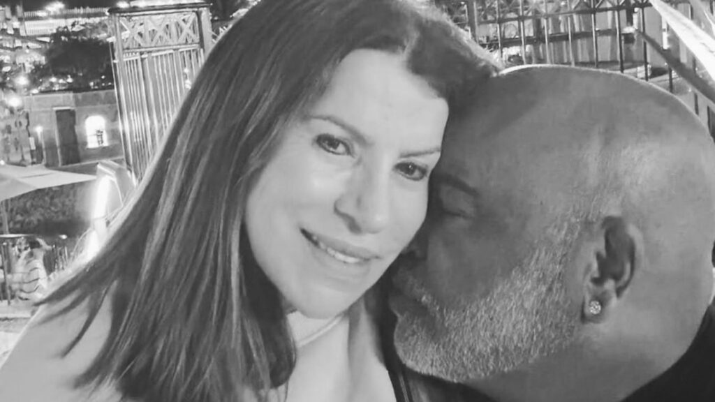 Esposa de Rick homenageia cantor após morte e relembra 42 anos de história juntos