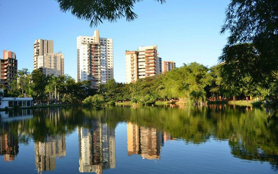 Pesquisa aponta avaliação positiva de turistas e destaca gastronomia e compras entre atrativos de Goiânia