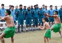 Internautas apontam supostos risos de jogadores durante ritual indígena na recepção à Seleção Brasileira