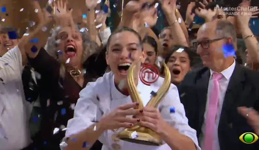Jéssica Cechella vence a 13ª temporada do MasterChef Brasil
