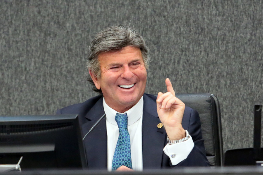 Mensagens indicam que Vorcaro articulou viagem de Fux a Nova York e homenagem ao ministro
