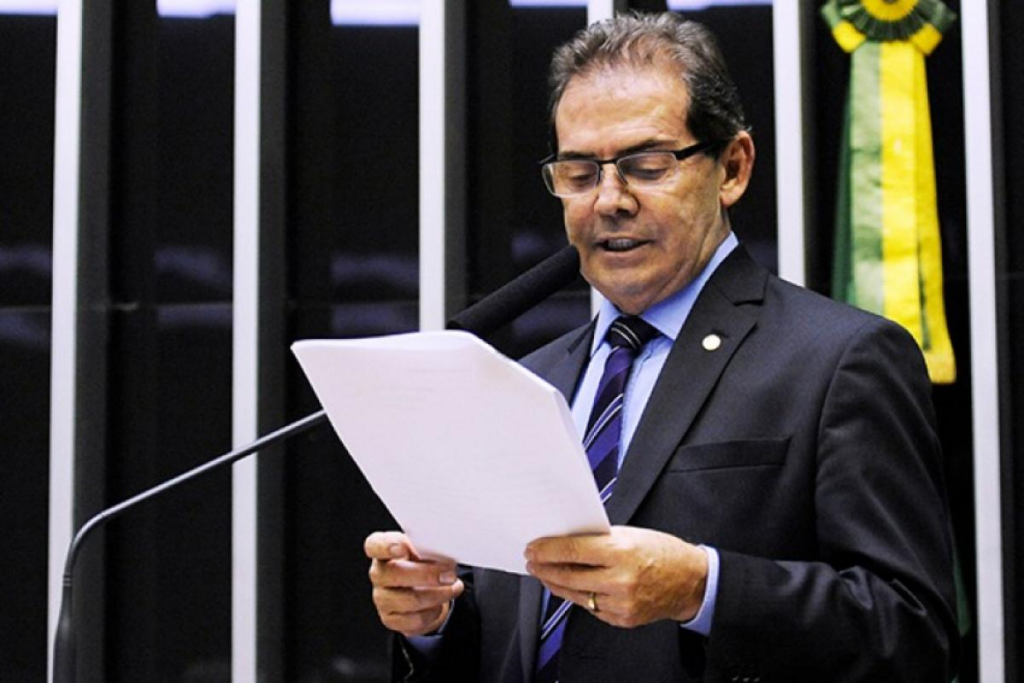 Paulinho da Força pede impeachment de três ministros do STF