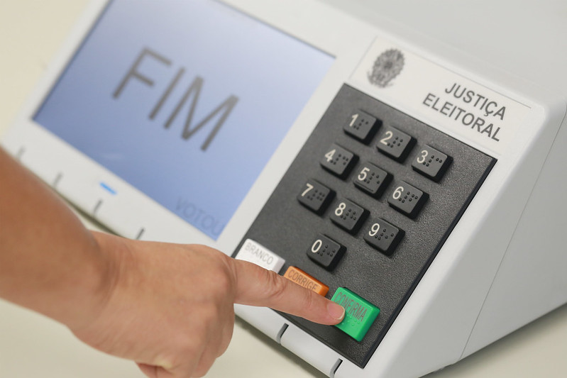 Partidos distribuem R$ 21,6 milhões em verbas públicas a candidatos ligados ao crime organizado