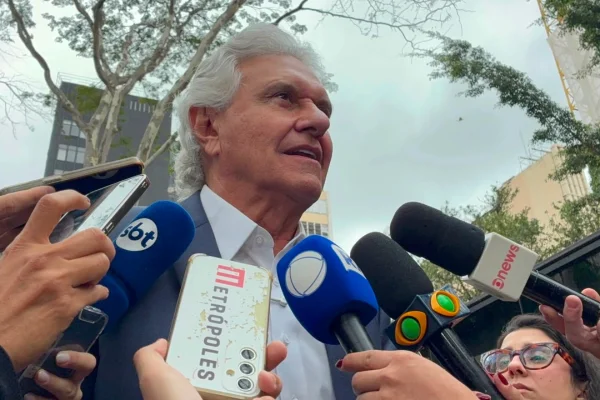 Caiado nega acordo com Zema para desistir da candidatura e apoiar Flávio Bolsonaro