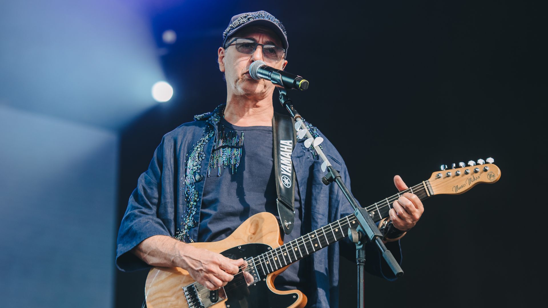 Zeca Baleiro faz show gratuito no Teatro Goiânia nesta quinta-feira (15)