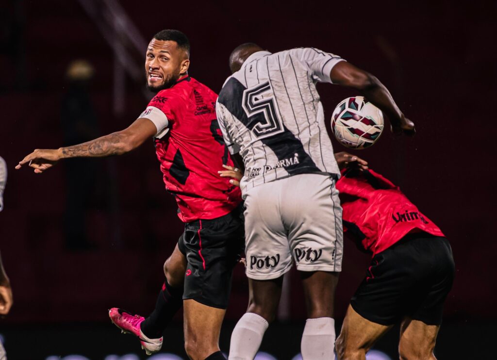 Atlético-GO arranca empate no fim contra lanterna e desperdiça chance de se firmar no G6 da Série B