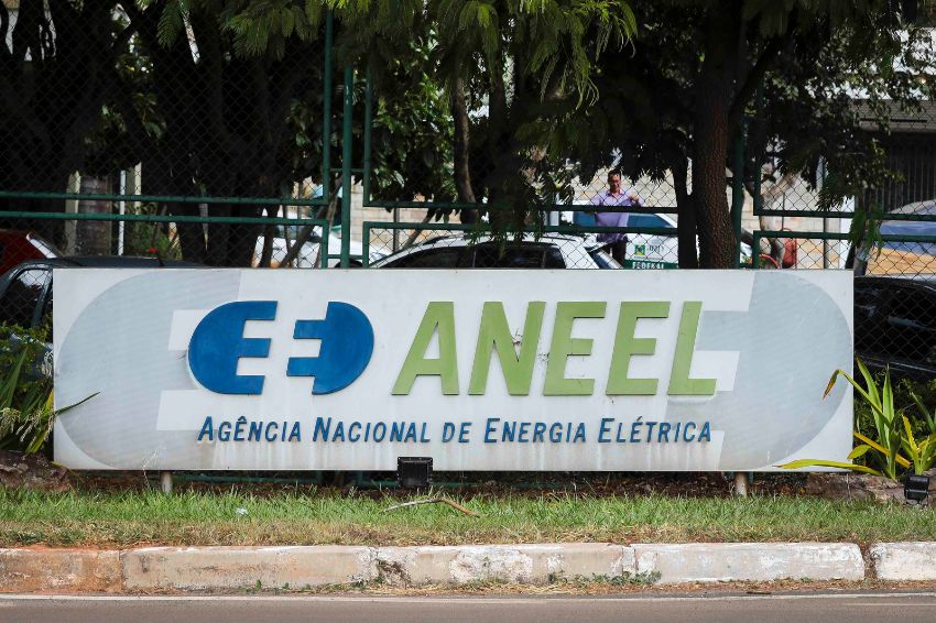 Conta de luz fica sem cobrança extra em outubro com retorno da bandeira verde