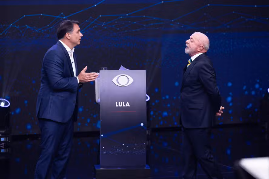 BTG/Nexus mostra Flávio Bolsonaro com 50,3% e Lula com 49,7% dos votos válidos
