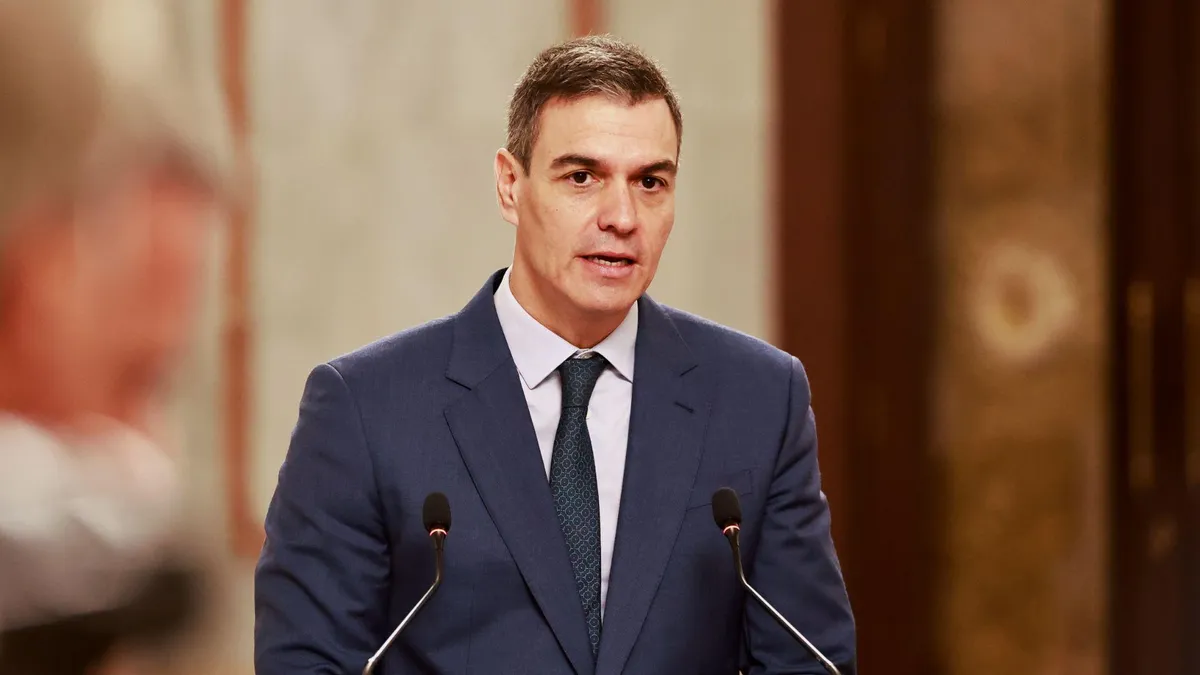 Sánchez avalia antecipar eleições após derrota no Congresso