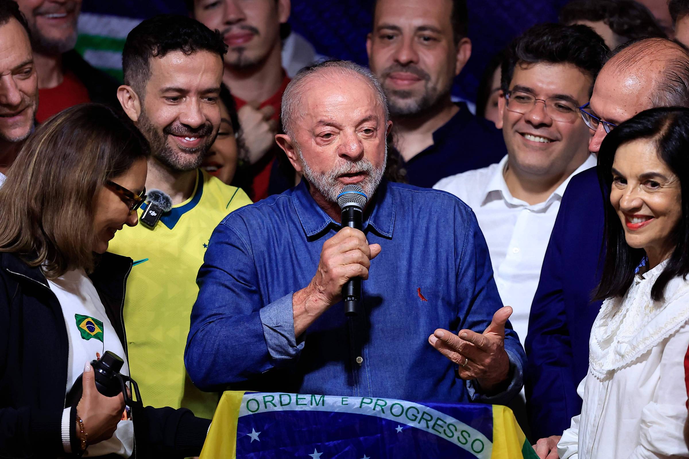 Lula avança em 96,7% dos municípios e vira resultado em 211 cidades