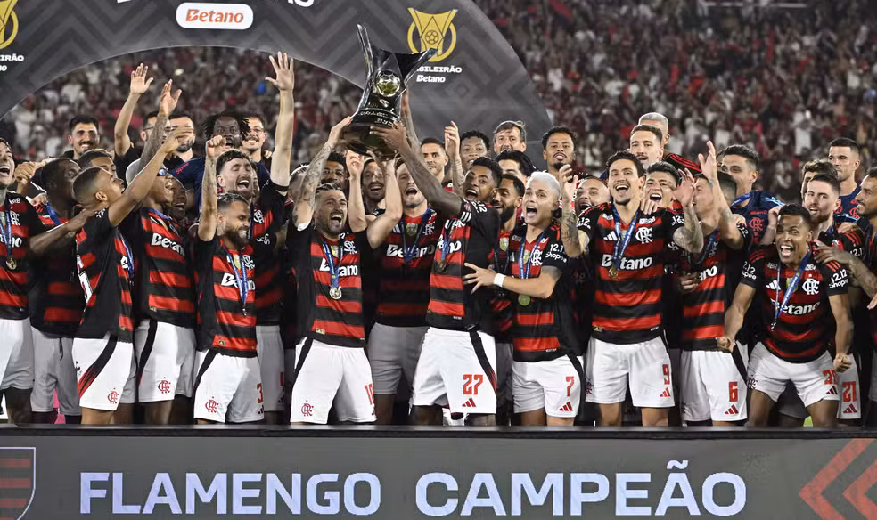 Flamengo chega a 87,3% de chances de título após goleada sobre o Vasco