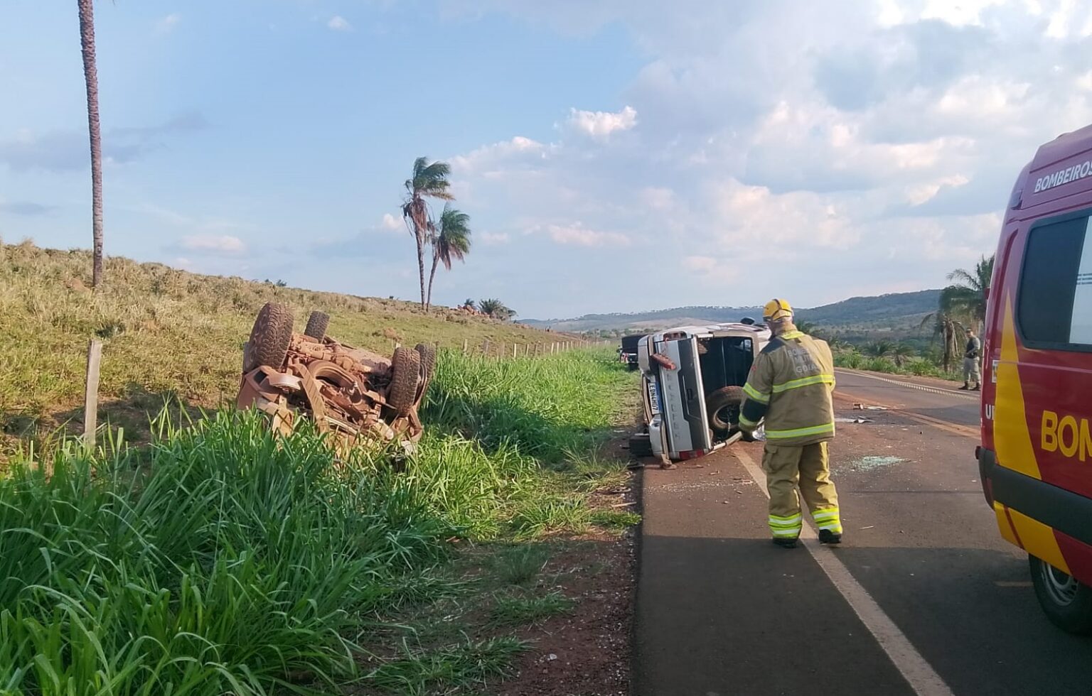 Dois idosos morrem em acidente com duas caminhonetes em Doverlândia